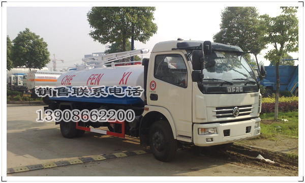 多利卡吸糞車